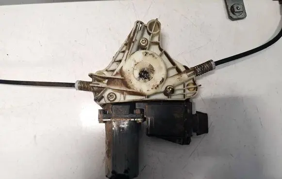 Mitsubishi Space Star Front door window regulator motor 0130821788