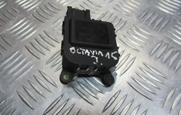 Skoda Octavia Mk1 (1U) Central body control module 1J2907511D