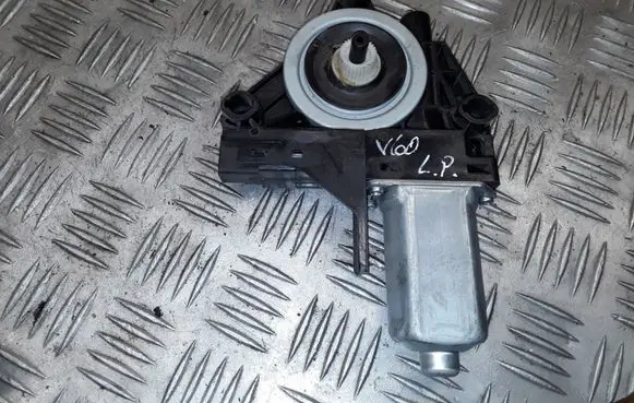 Volvo V60 Front door window regulator motor 966268 110328