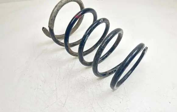 Nissan X-Trail T30 Rear coil spring