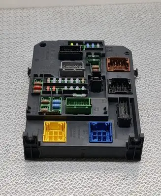 Peugeot 508 Fuse module 9665547580 S180121004G BSIQ0400