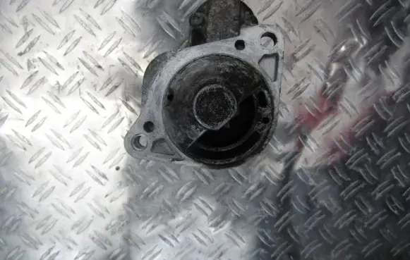 Nissan Note (E11) Starter motor 23300ax01a m000t84585