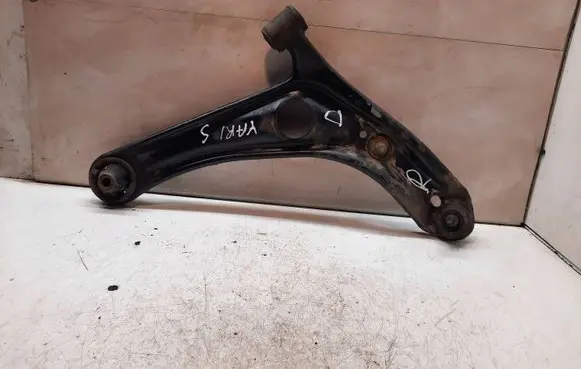 Toyota Yaris Front lower control arm/wishbone