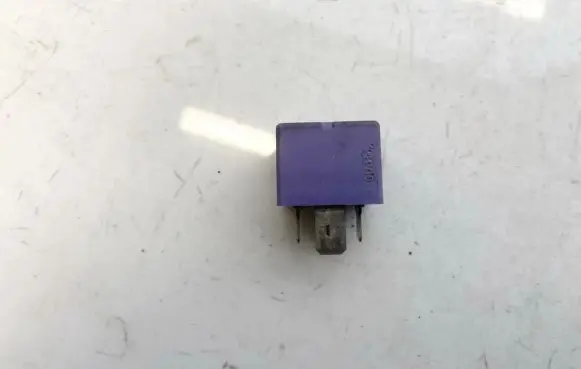 Renault Laguna I Other relay 12v50a03525