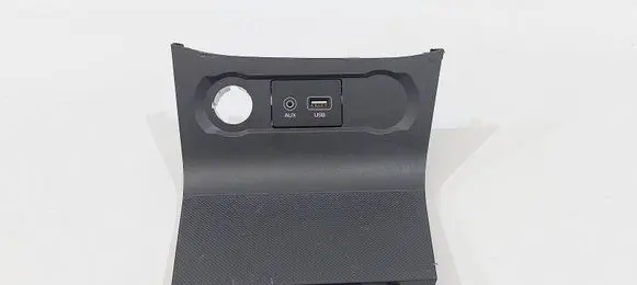 Hyundai i20 (GB IB) USB socket connector 96120-C7000