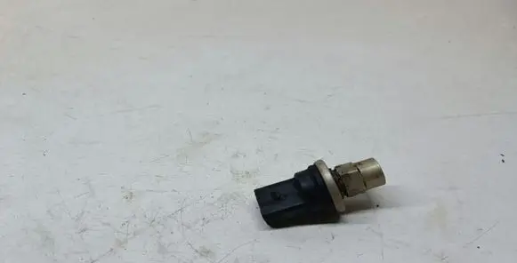 Audi A3 S3 8L Air conditioning (A/C) pressure sensor 1K0959126B