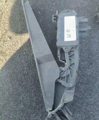 Volkswagen Golf V Accelerator throttle pedal 1K1721503L 6PV00860000