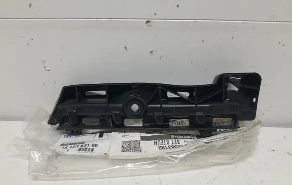 Rear bumper mounting bracket