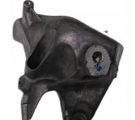 Engine mount bracket