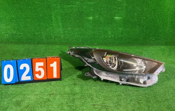 Toyota Yaris XP210 Headlight/headlamp