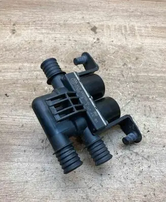 BMW 6 E63 E64 Coolant heater control valve 6931708 071011