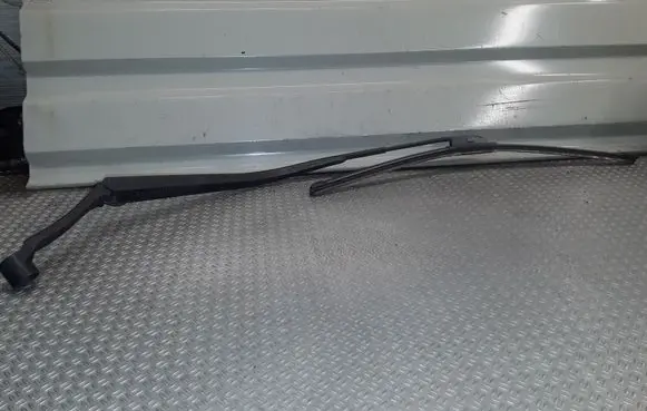 Mitsubishi Outlander Windshield/front glass wiper blade 
