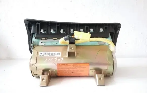 Subaru Legacy Passenger airbag 66LS08 7LR1C060171 YF026