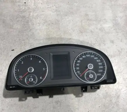 Volkswagen Caddy Speedometer (instrument cluster) 2K5920876F