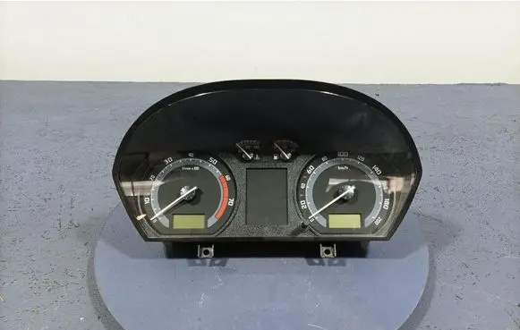Skoda Fabia Mk1 (6Y) Speedometer (instrument cluster) 6Y0920881M