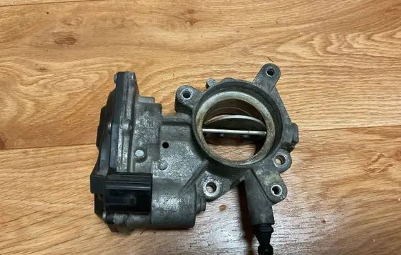 Opel Insignia A Throttle valve 55564164 09709