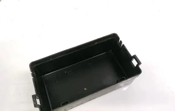 Nissan Almera Tino Fuse box cover