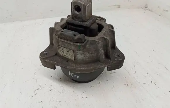 BMW 5 GT F07 Engine mount bracket 6777371