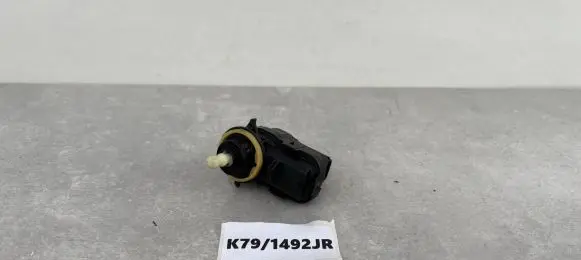 Toyota Yaris Headlight level adjustment motor 92000866