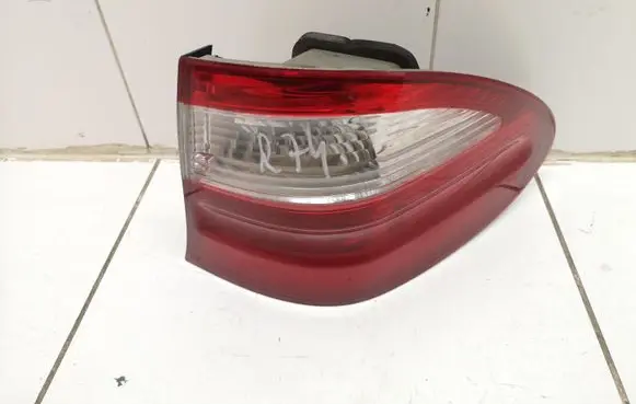Mercedes-Benz E W211 Rear/tail lights A2118201664