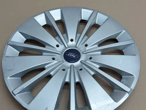 Ford Focus R16 wheel hub/cap/trim 