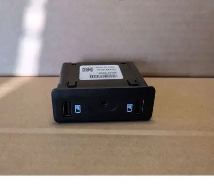 Renault Koleos II USB socket connector 280237850R DQ19819104 DEE01401