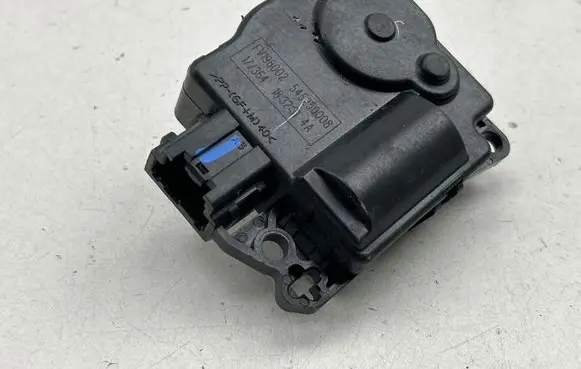 Chrysler Pacifica Air flap motor/actuator FV198002 545250008 1832314A