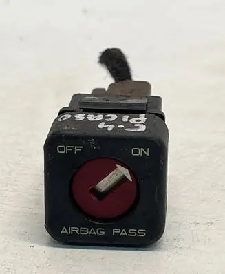 Citroen C4 I Picasso Passenger airbag on/off switch 96413912XT