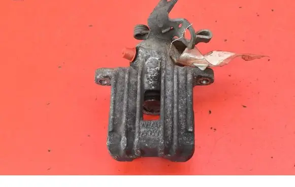 Volkswagen Golf Plus Rear brake caliper 