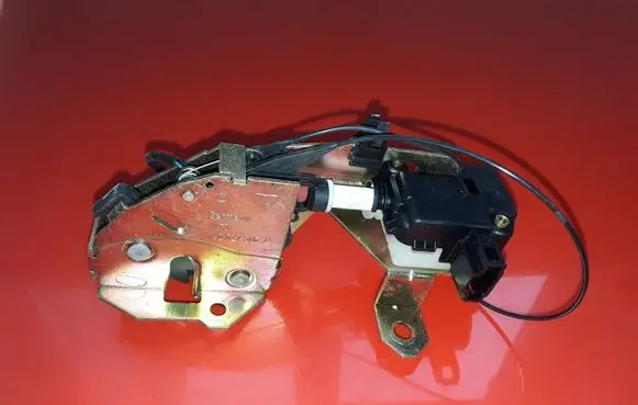 Volkswagen Touareg I Tailgate window lock/catch/latch 7L0827506D