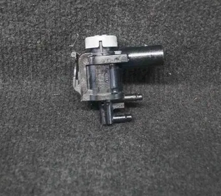 Audi A4 S4 B8 8K Turbo solenoid valve 1K0906283A