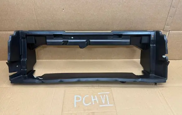 Land Rover Defender Intercooler air guide/duct channel L8B28A303