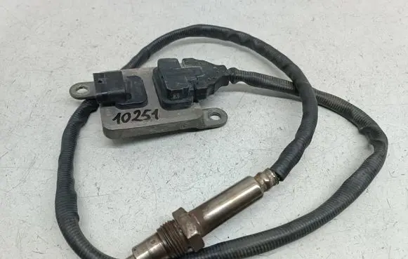 Mercedes-Benz C W205 Lambda probe sensor A0009053706 0009053706 5WK96683F