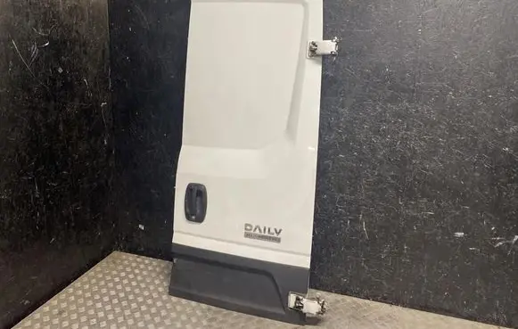 Iveco Daily 6th gen Rear door 