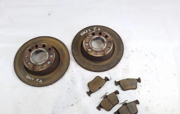 Volkswagen Golf VII Rear brake disc