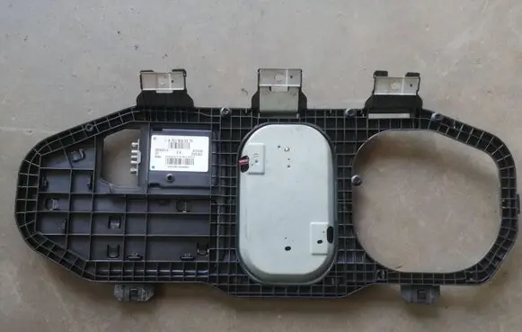 Mercedes-Benz ML W164 Aerial antenna amplifier A2518202275 28024813