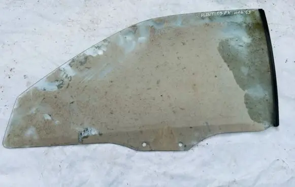 Mitsubishi Galant Front door window glass four-door