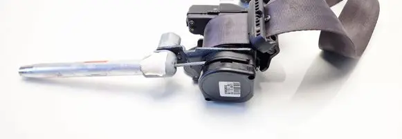 Volvo V70 Middle seatbelt (rear) 9478176