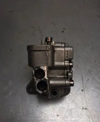 Volkswagen PASSAT B7 Oil pump 03L115105D 03L115153A