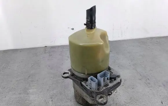 Volvo V50 Power steering pump