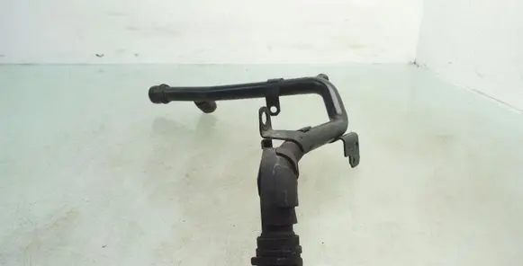 Volkswagen Golf V Engine coolant pipe/hose 038121065CS