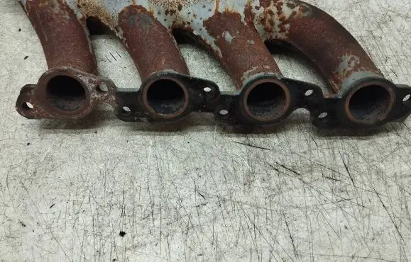 Mercedes-Benz E W124 Exhaust manifold 6011120301