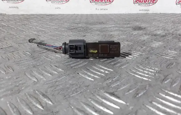 Audi A4 S4 B8 8K Air quality sensor 8K0907658
