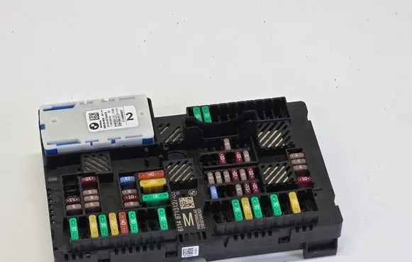 BMW 5 G30 G31 G38 Fuse module 8795478