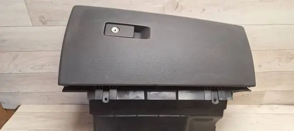 Volvo V70 Glove box 30676278 30676280 39891975