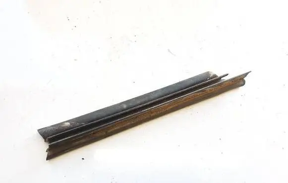 Opel Astra H Front door glass trim molding