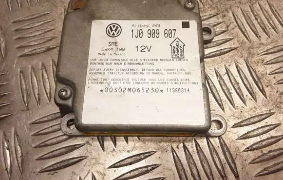 Volkswagen PASSAT B5 Airbag control unit/module 1J0909607