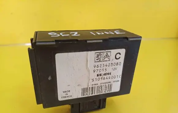 Peugeot 306 Door central lock control unit/module 9625403080