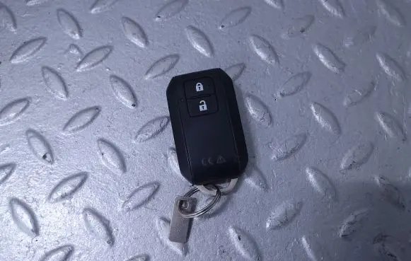 Suzuki Swift III Ignition key/card 3717253RA1CVF