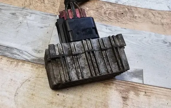 Opel Zafira B Glow plug pre-heat relay 60433201